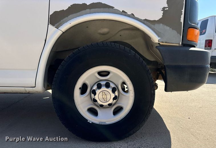 image for item ER8068 2010 Chevrolet Express 3500 van
