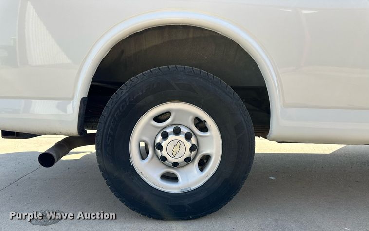 image for item ER8068 2010 Chevrolet Express 3500 van