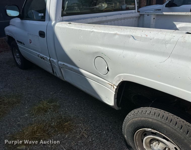image for item ER8069 1998 Dodge Ram 1500 pickup truck