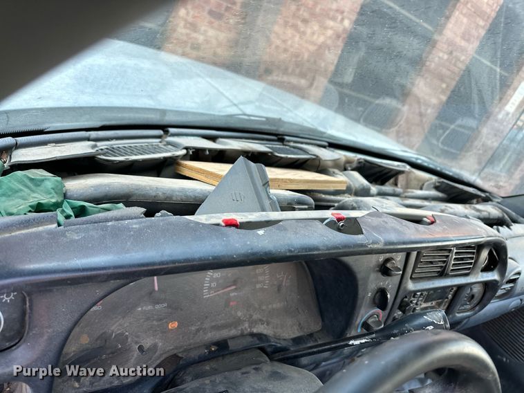 image for item ER8069 1998 Dodge Ram 1500 pickup truck