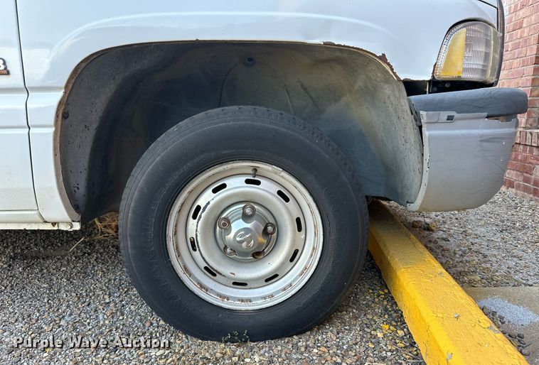 image for item ER8069 1998 Dodge Ram 1500 pickup truck