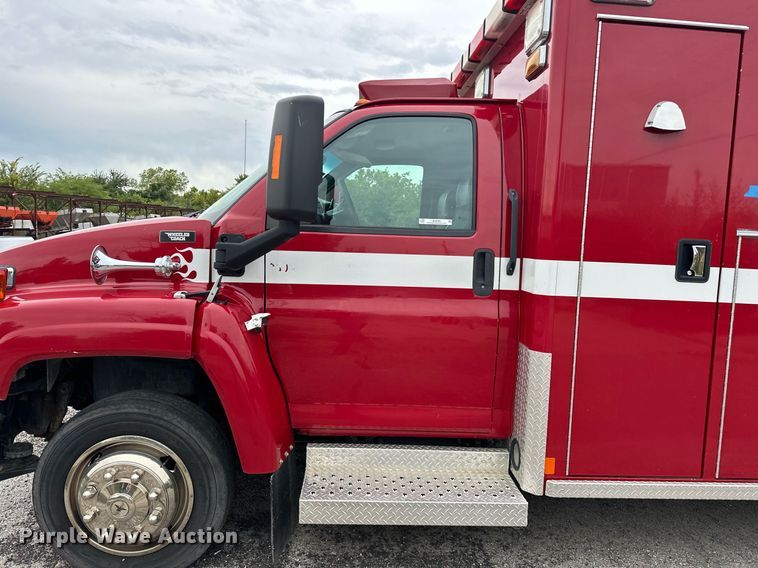 image for item JL9105 2008 Chevrolet C4500 ambulance