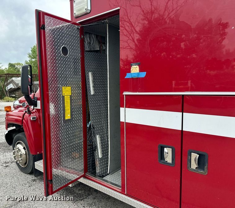 image for item JL9105 2008 Chevrolet C4500 ambulance