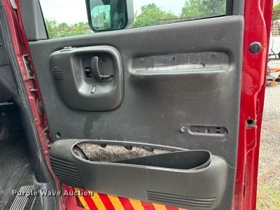 image for item JL9105 2008 Chevrolet C4500 ambulance