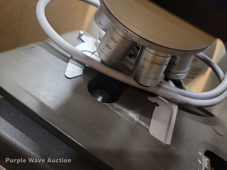 image for item JO9329 (5) Leica microscopes 