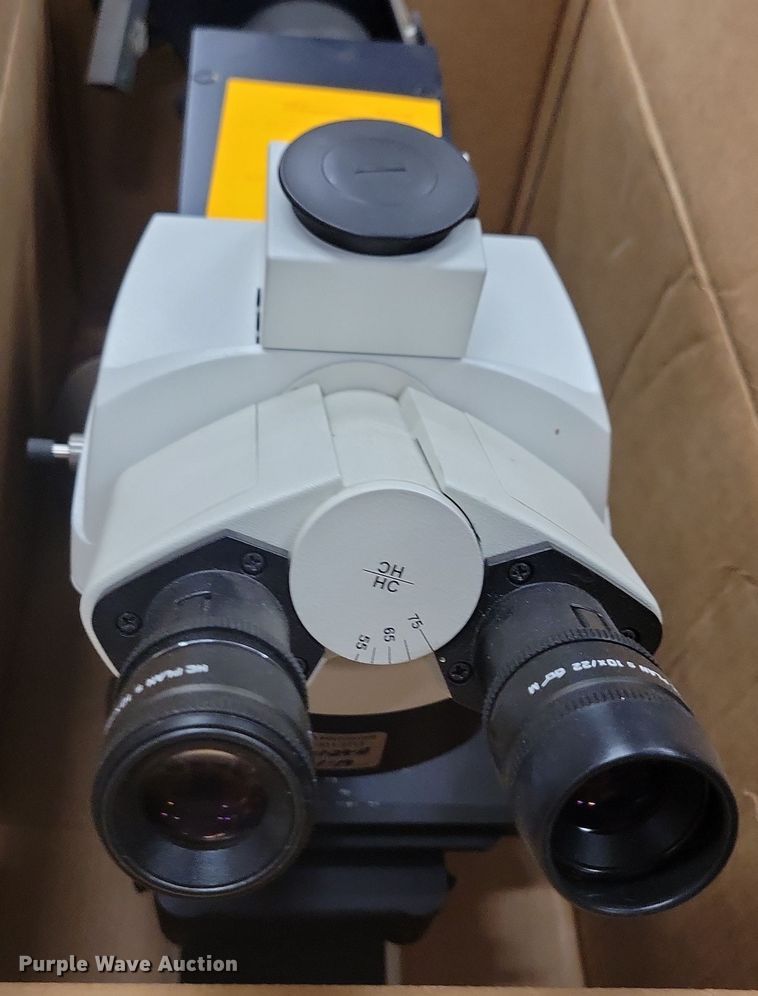 image for item JO9329 (5) Leica microscopes 