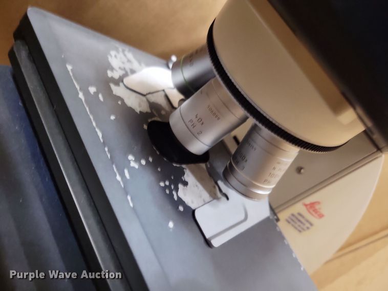 image for item JO9329 (5) Leica microscopes 