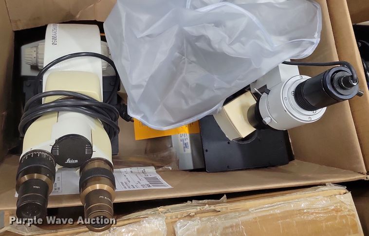 image for item JO9329 (5) Leica microscopes 