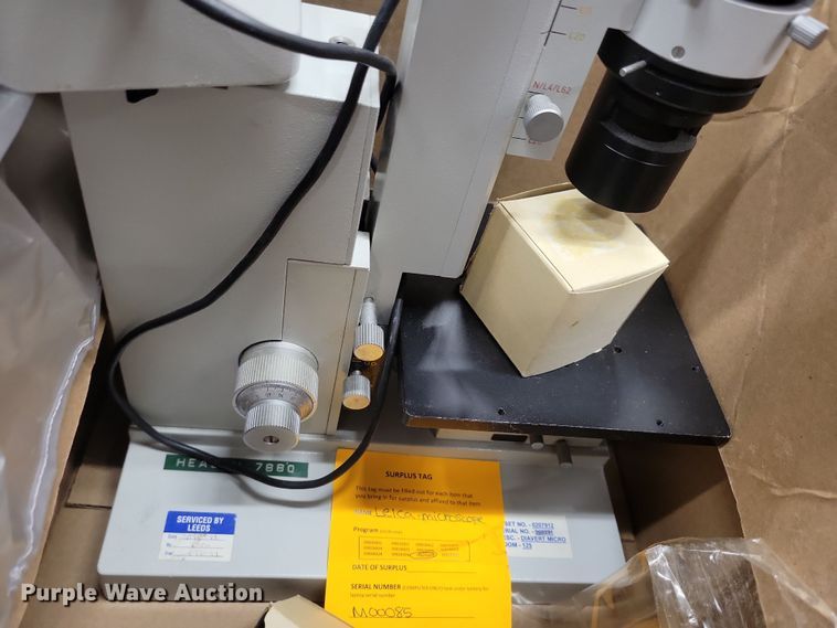 image for item JO9329 (5) Leica microscopes 