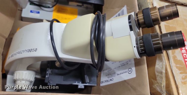 image for item JO9329 (5) Leica microscopes 