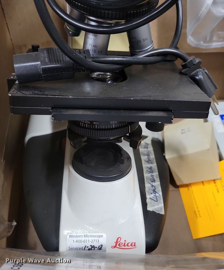 image for item JO9329 (5) Leica microscopes 