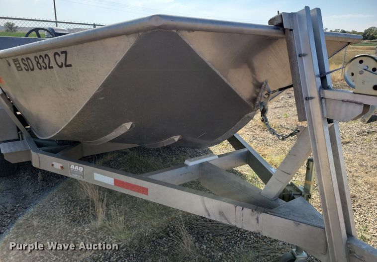 image for item JO9335 2005 AAD Welding boat