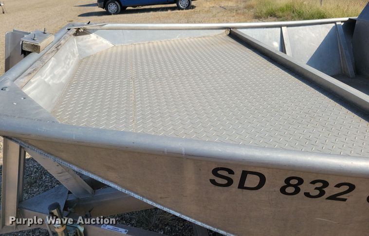 image for item JO9335 2005 AAD Welding boat