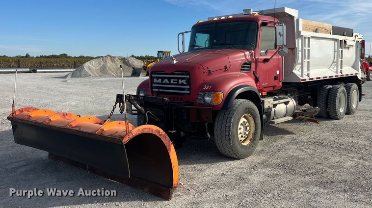 image for item LC9225 2006 Mack CV713 dump truck