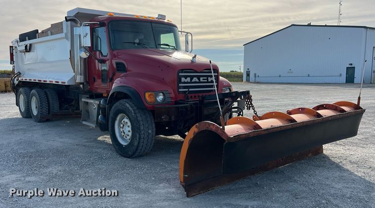 image for item LC9225 2006 Mack CV713 dump truck