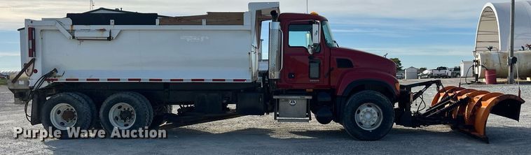image for item LC9225 2006 Mack CV713 dump truck