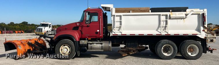 image for item LC9225 2006 Mack CV713 dump truck