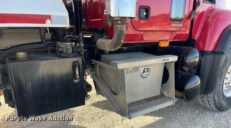 image for item LC9225 2006 Mack CV713 dump truck