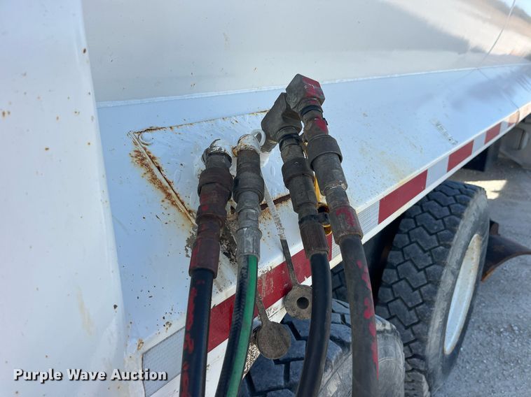 image for item LC9225 2006 Mack CV713 dump truck