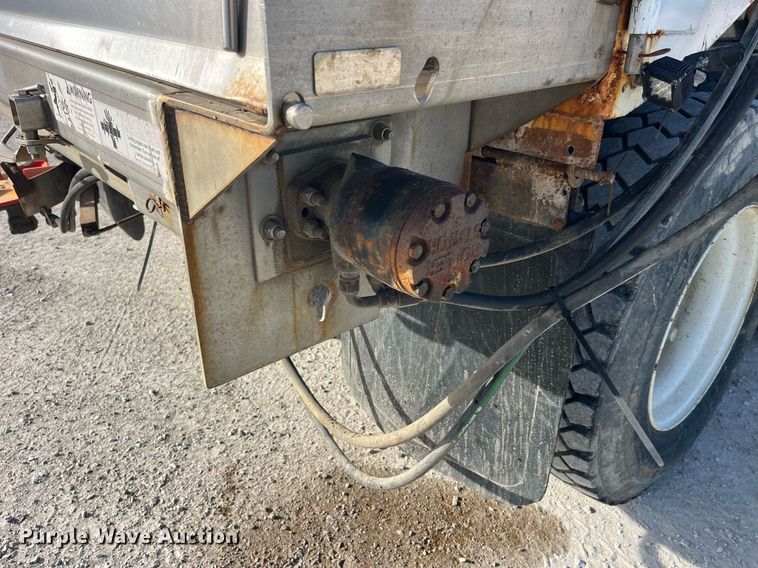 image for item LC9225 2006 Mack CV713 dump truck