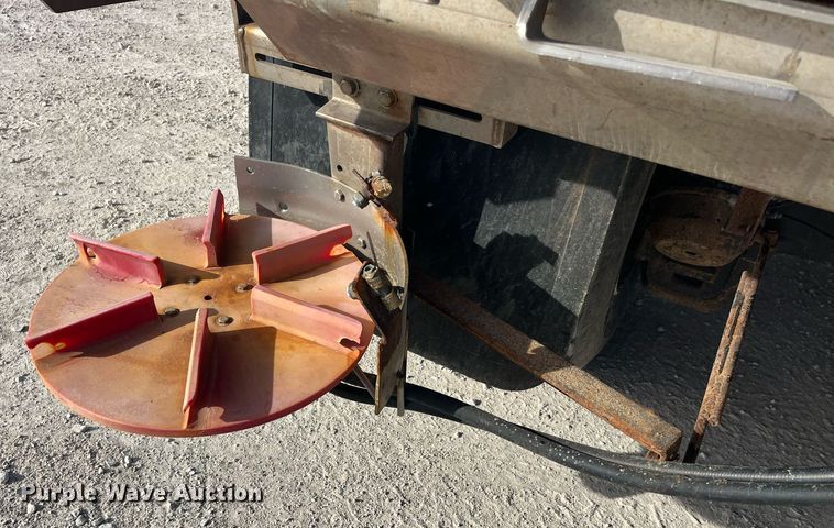 image for item LC9225 2006 Mack CV713 dump truck