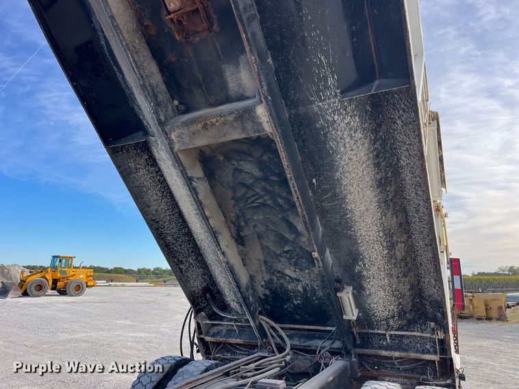 image for item LC9225 2006 Mack CV713 dump truck