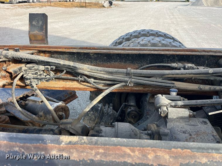 image for item LC9225 2006 Mack CV713 dump truck