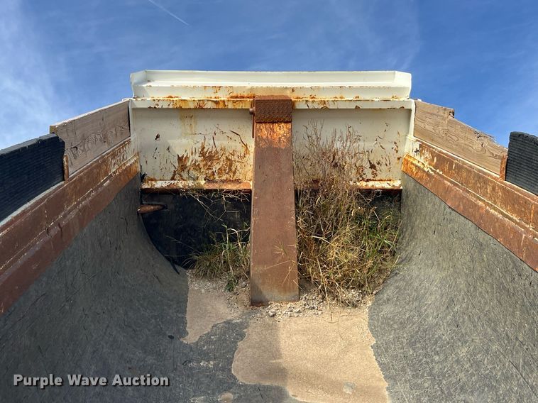 image for item LC9225 2006 Mack CV713 dump truck