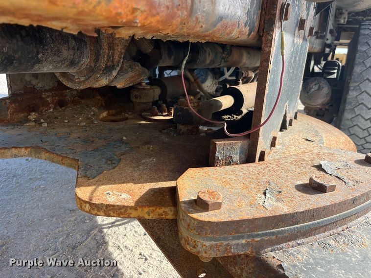 image for item LC9225 2006 Mack CV713 dump truck