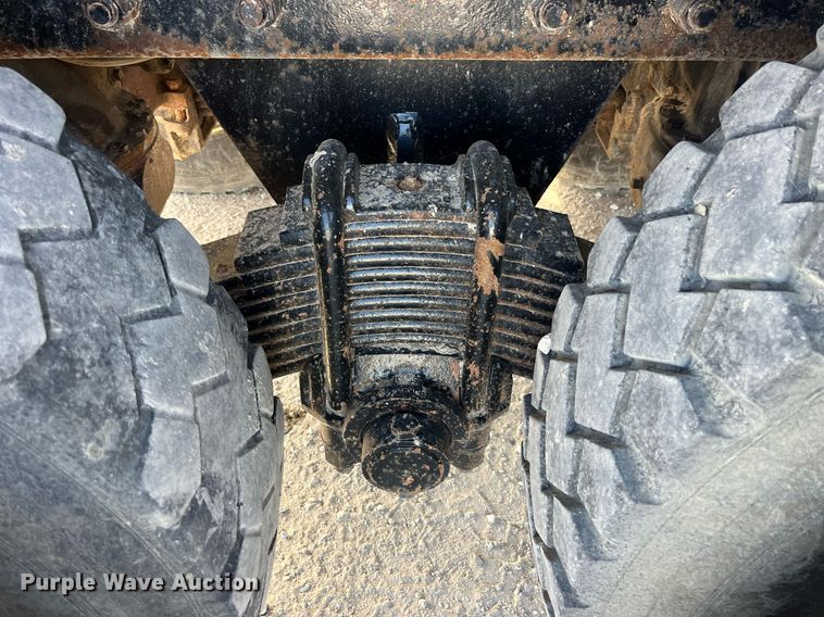 image for item LC9225 2006 Mack CV713 dump truck