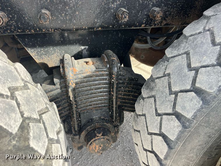 image for item LC9225 2006 Mack CV713 dump truck