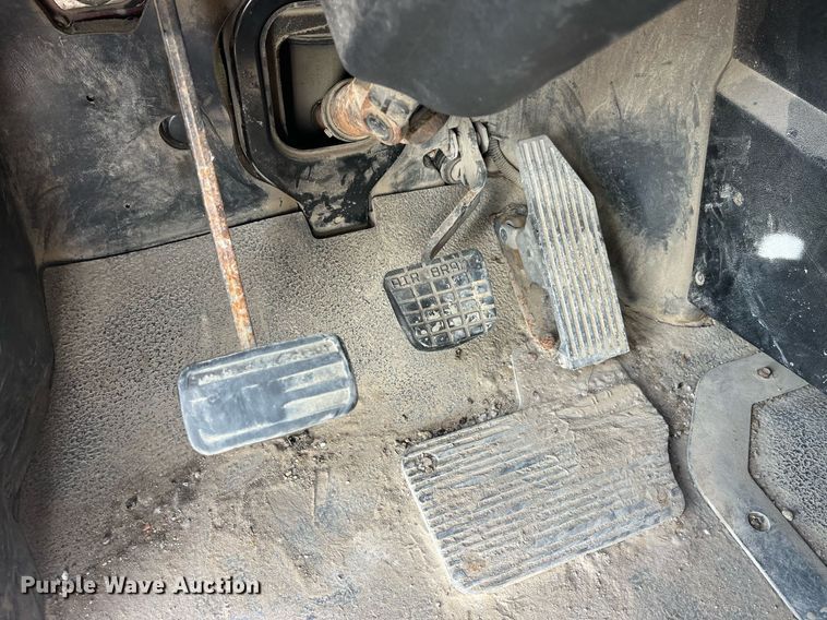 image for item LC9225 2006 Mack CV713 dump truck