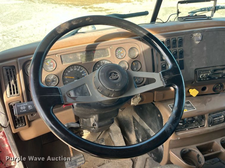 image for item LC9225 2006 Mack CV713 dump truck