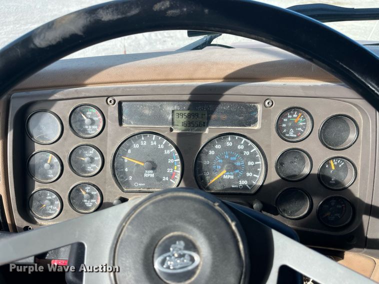 image for item LC9225 2006 Mack CV713 dump truck