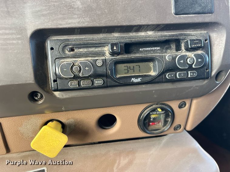 image for item LC9225 2006 Mack CV713 dump truck