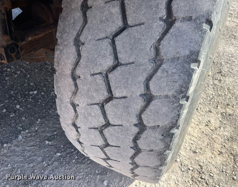 image for item LC9225 2006 Mack CV713 dump truck