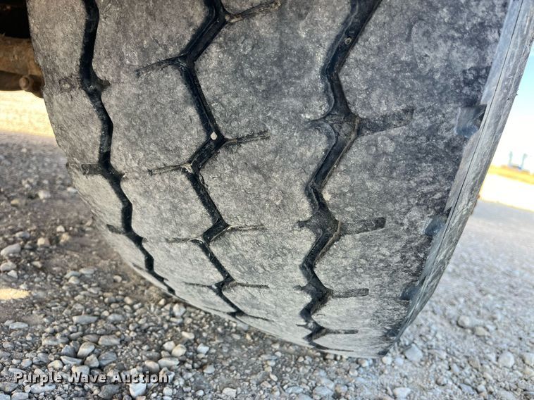 image for item LC9225 2006 Mack CV713 dump truck