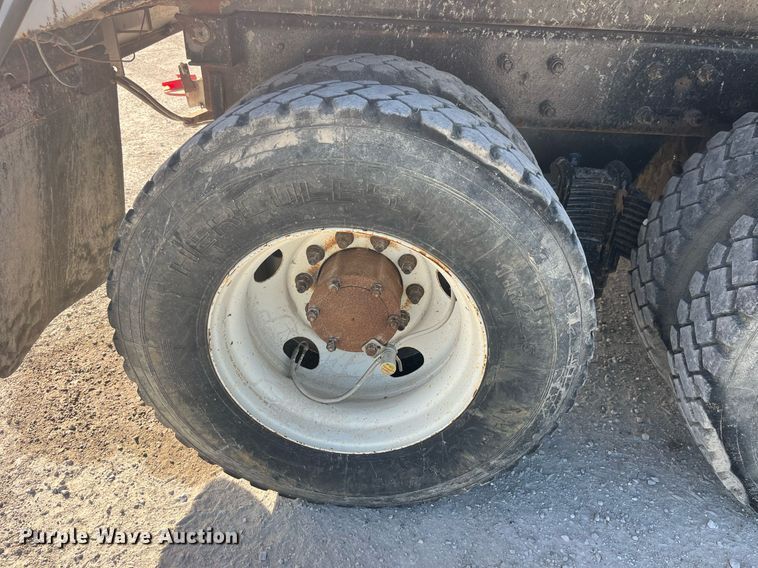 image for item LC9225 2006 Mack CV713 dump truck