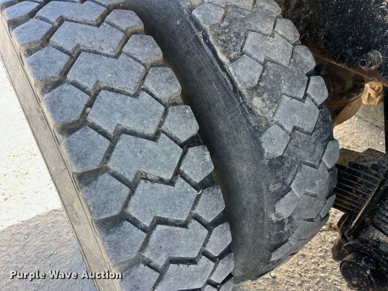 image for item LC9225 2006 Mack CV713 dump truck