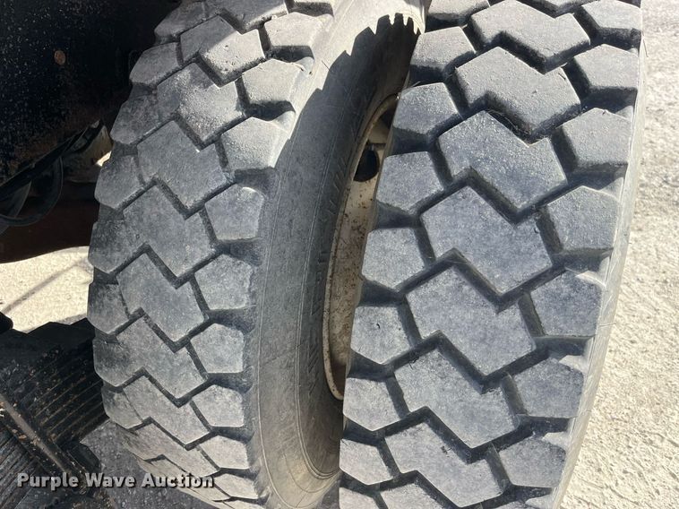 image for item LC9225 2006 Mack CV713 dump truck