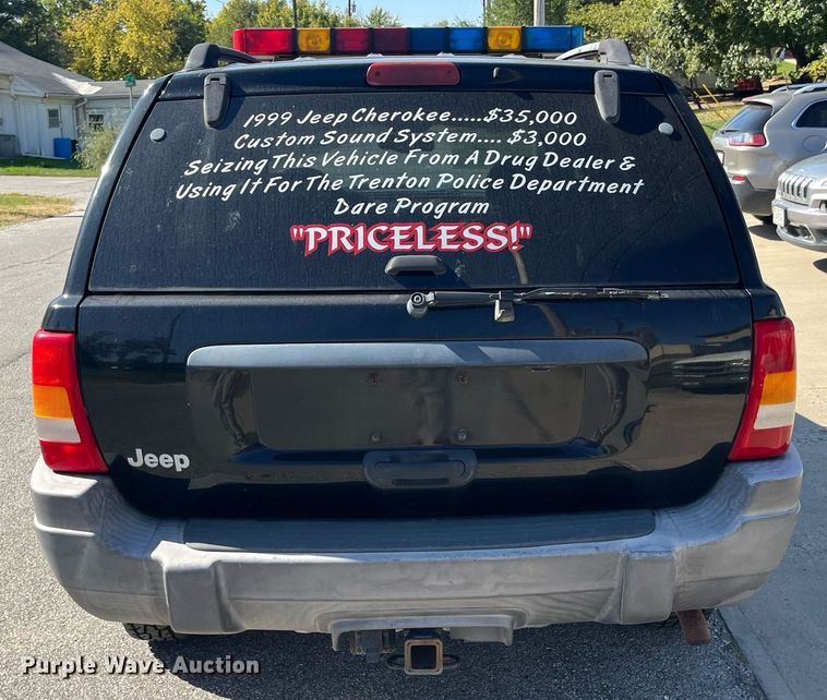 image for item LC9229 1999 Jeep Grand Cherokee Laredo SUV