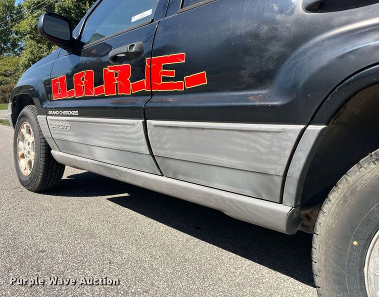 image for item LC9229 1999 Jeep Grand Cherokee Laredo SUV