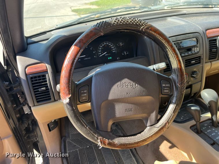 image for item LC9229 1999 Jeep Grand Cherokee Laredo SUV