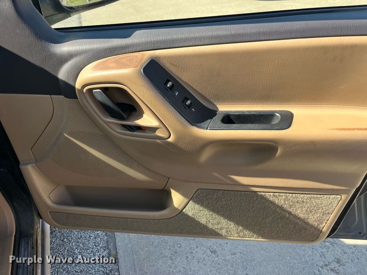 image for item LC9229 1999 Jeep Grand Cherokee Laredo SUV