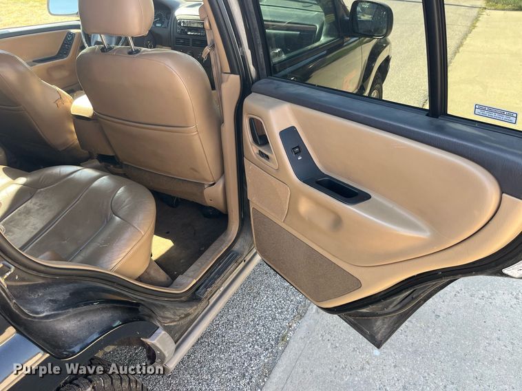 image for item LC9229 1999 Jeep Grand Cherokee Laredo SUV