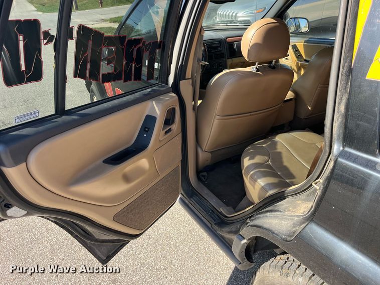 image for item LC9229 1999 Jeep Grand Cherokee Laredo SUV