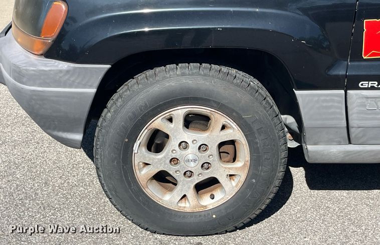 image for item LC9229 1999 Jeep Grand Cherokee Laredo SUV