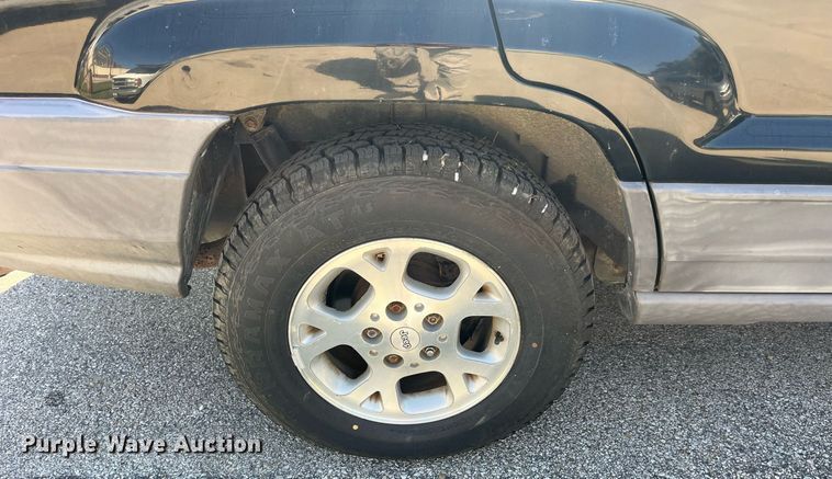 image for item LC9229 1999 Jeep Grand Cherokee Laredo SUV
