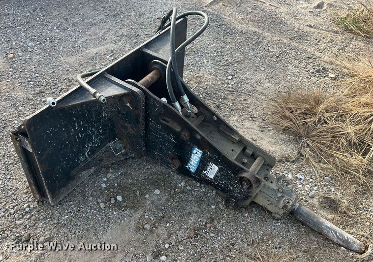 image for item LC9233 IPC HH500 skid steer breaker