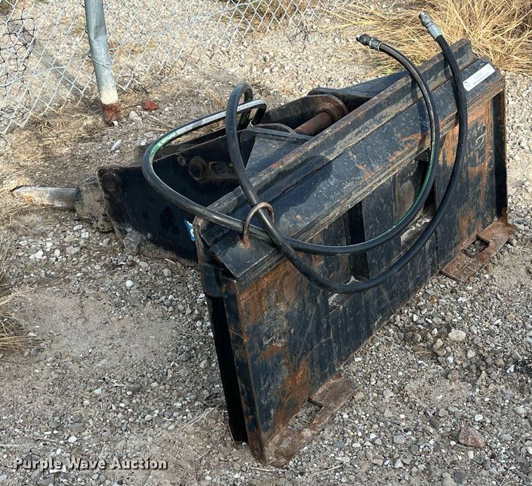 image for item LC9233 IPC HH500 skid steer breaker